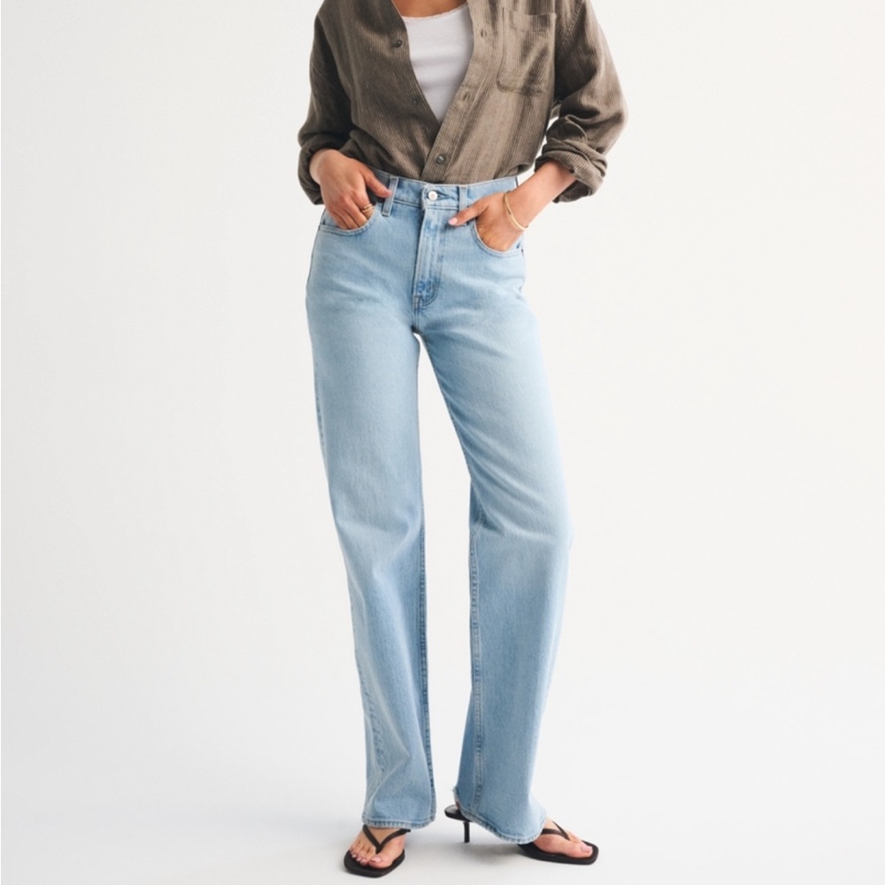 Abercrombie and Fitch High Rise 90s Relaxed Jean
